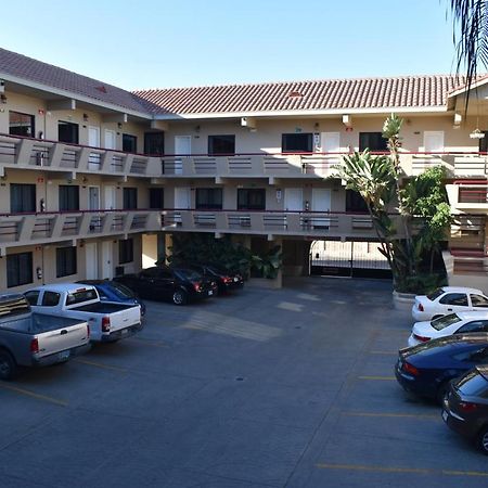 Hotel Frontiere Tijuana Bagian luar foto