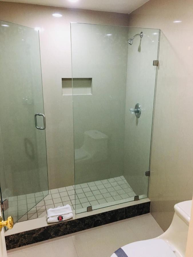 Hotel Frontiere Tijuana Bagian luar foto