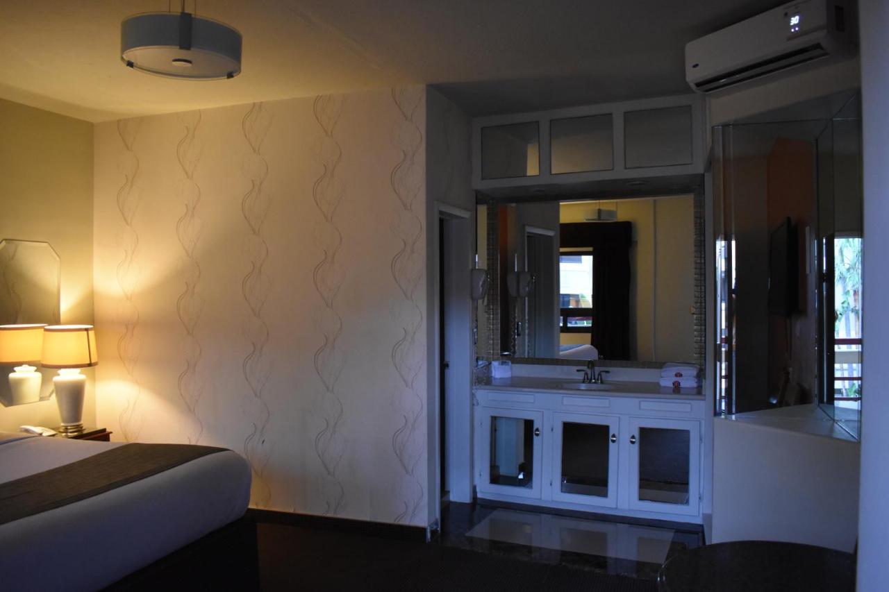 Hotel Frontiere Tijuana Bagian luar foto