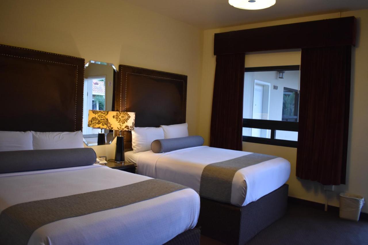 Hotel Frontiere Tijuana Bagian luar foto