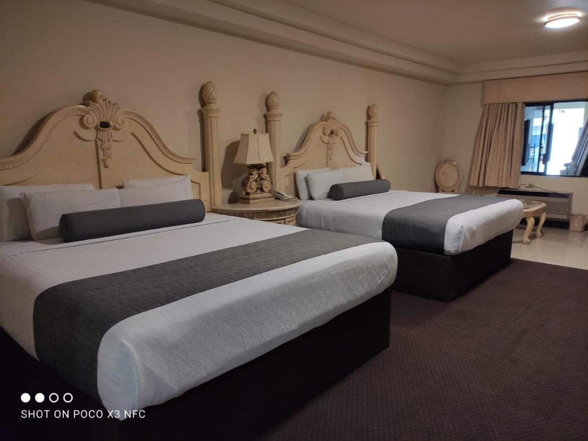 Hotel Frontiere Tijuana Bagian luar foto